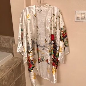 White Silk Japanese Kimono